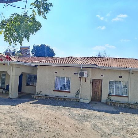 Matt Bed And Breakfast Lilongwe Bagian luar foto