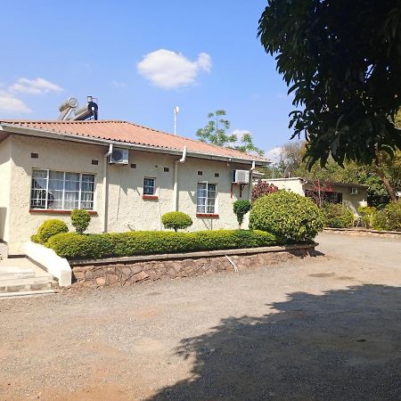 Matt Bed And Breakfast Lilongwe Bagian luar foto