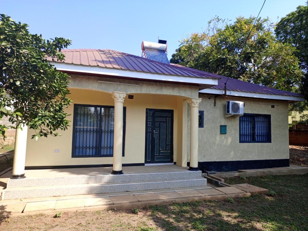 Matt Bed And Breakfast Lilongwe Bagian luar foto